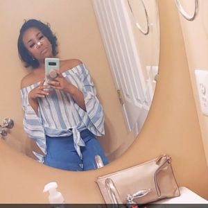 Meet your Posher, Alexis